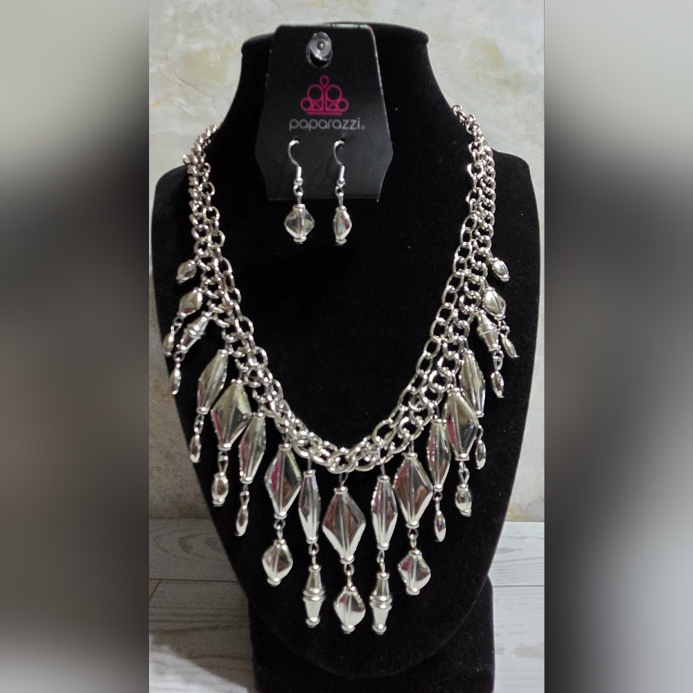 Paparazzi Silver Statement Necklace and Earring Set